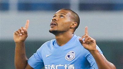 إيفرتون يتعاقد مع المهاجم سالومون روندون