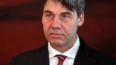 دون أسباب.. الخارجية الألمانية تعلن وفاة سفيرها لدى الصين