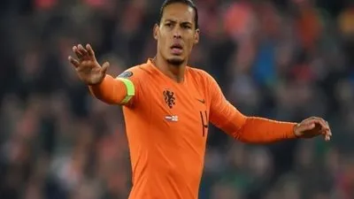 فان دايك يطمئن جماهير ليفربول بعد إصابته أمام تركيا 