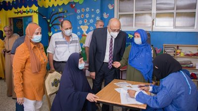 فحص 1200 حالة ضمن قافلة طبية لجامعة طنطا دعما لمبادرة 