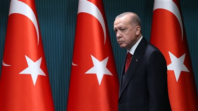استطلاع رأي: شعبية أردوغان تتهاوى وسط الأزمات التركية