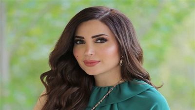 إطلالة نسرين طافش الصيفية تضعها على صدارة 