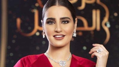 إيمية صياح تثير الجدل بإطلالة جريئة