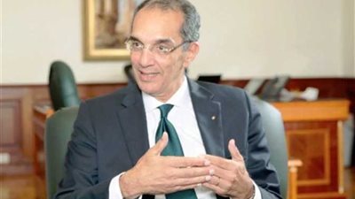 وزير الاتصالات: المواطن أصبح غير مضطرًا للذهاب إلى الجهات الحكومية 