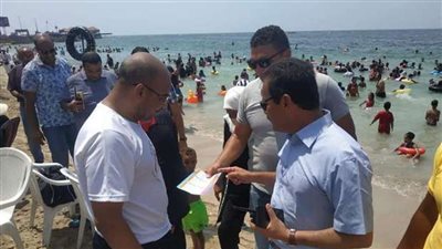 توقيع غرامات مالية على عدد من شواطئ الإسكندرية لاستغلال المصطفين 
