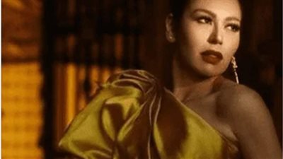 بالذهبي.. لقاء الخميسي تخطف الأنظار والجمهور يعلق 