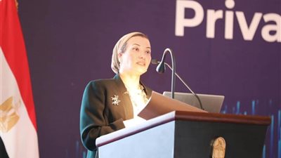 وزيرة البيئة تستعرض رؤية مصر لتحقيق النمو الأخضر بالشراكة مع القطاع الخاص