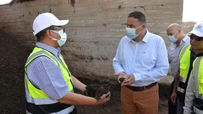 8 صور ترصد جولة محافظ الدقهلية داخل مصنع تدوير القمامة بأجا 