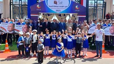 محافظ البحيرة يشارك أهالي رشيد احتفالات العيد القومي (فيديو وصور)