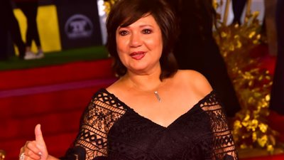 عايدة رياض تتأثر بالحديث عن ياسمين عبدالعزيز: إنسانة بسيطة وحنونة وبحبها أوي