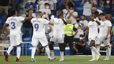 عاجل.. أنشيلوتي يعلن تشكيل ريال مدريد الرسمي ضد فالنسيا