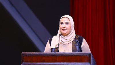 خلال زيارتها للفيوم.. وزيرة التضامن تتفقد إحدي مدارس التعليم المجتمعي