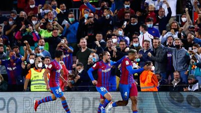 برشلونة يحسم مصير رونالدو كومان 