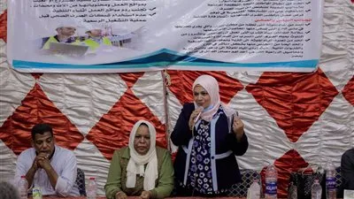 حوار مجتمعي للتعريف بأهمية مشروعات الصرف الصحي في حجازة بقنا 