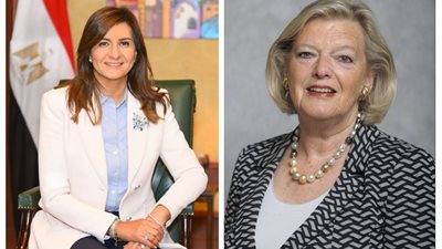 وزيرة الهجرة تستقبل نظيرتها الهولندية بمطار القاهرة 