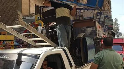 رئيس حي غرب المنصورة يتابع رفع التعديات وإشغالات الطريق (صور)