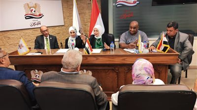 حزب المصريين يٌطلق مبادرة لخدمة المجتمع العمالي (صور)