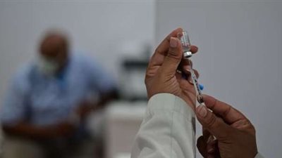 هل سيتم دمج لقاحي كورونا والإنفلونزا؟ مسئول يجيب (فيديو)