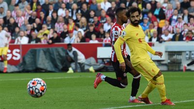 كلوب ينتقد أداء دفاع ليفربول أمام برينتفورد 