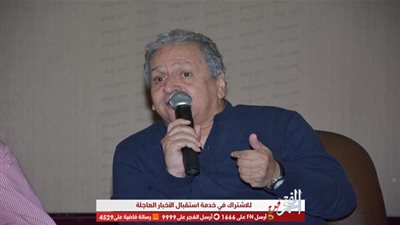 عمر عبد العزيز يهدي تكريمه من الإسكندرية السينمائي إلى دفعة ٧٦ 