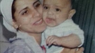 أوس أوس ينشر صورة من الطفولة برفقة والدته