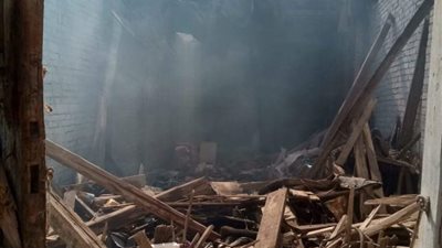 إخماد حريق اندلع في مخزن أخشاب بالبدرشين