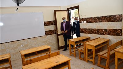 محافظ أسوان يتابع تنفيذ مشروعات 