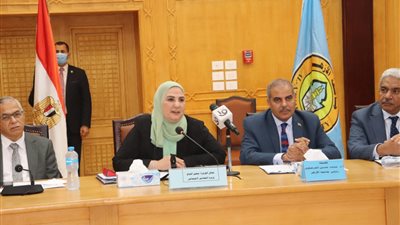 وزيرة التضامن تفتتح وحدة للتضامن بجامعة الأزهر وتصرف 350 جهاز حاسب آلي