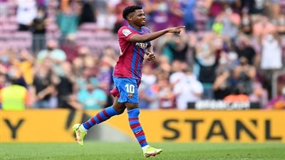 كومان يكشف موقفه من إشراك فاتي أساسيا ضد بنفيكا