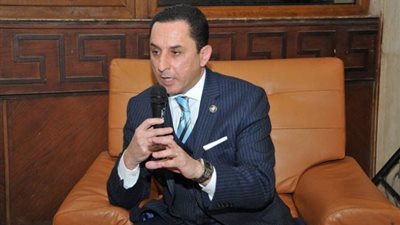 طبيب: 3 فئات ينصح بحصولهم على الجرعة الثالثة من لقاح كورونا (فيديو)