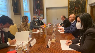 وزير النقل يلتقي نظيرته الإسبانية لبحث سبل التعاون في مجالات النقل المختلفة