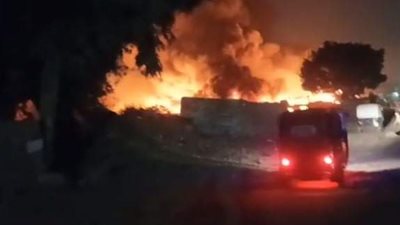 الدفع بـ 8 سيارات إطفاء لإخماد النيران في منطقة الزرايب بأوسيم