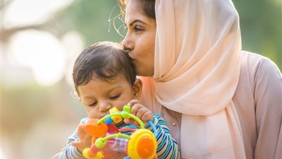  خبيرة تغذية تحذر الأمهات من هذا السلوك (فيديو)