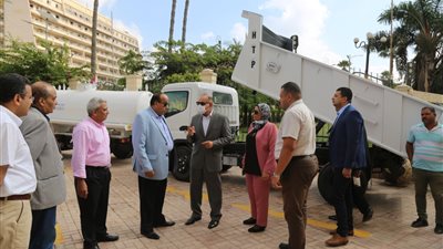توزيع 13 سيارة كسح مياه ونقل قمامة على مراكز ومدن كفر الشيخ 