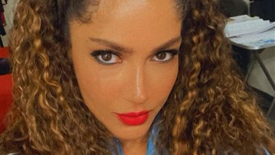 بضفائر سودانية ..ندى موسى تبهر جمهورها 