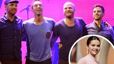 تعاون مرتقب بين فرقة كولد بلاي وسيلينا جوميز