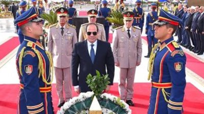 تامر أمين عن زيارة السيسي لقبري عبد الناصر والسادات: منتهى الحكمة والمسئولية 