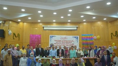 جامعة الفيوم تكرم الدكتورطلال عبد الرحيم عميد كلية التمريض السابق 