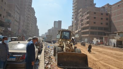 محافظ القليوبية يشن حملة لإزالة الإشغالات ورفع القمامة بشبرا الخيمة