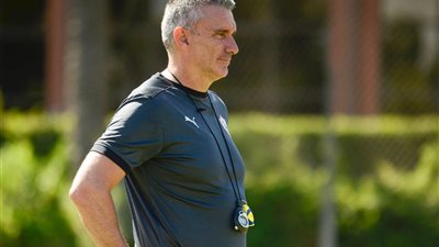 كارتيرون يستقر على رباعي دفاع الزمالك في الموسم الجديد