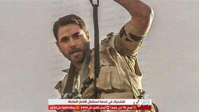 أحمد عز يحتفل بنصر أكتوبر على طريقته الخاصة.. شاهد 