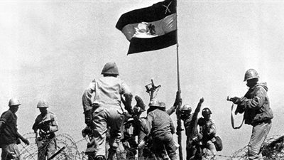 مدير تحرير الأهرام: القوات المسلحة هزمت نظرية الأمن الإسرائيلي في حرب أكتوبر