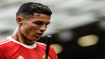 كريستيانو يتفوق على صلاح ويتوج بجائزة لاعب الشهر في الدوري الإنجليزي