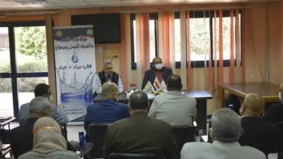 مياه سوهاج تكرم اللواء حسن محمود عبد الغني لمجهوداته 