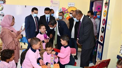 مع بدء الدراسة.. محافظ الفيوم يتفقد المدارس ضمن مبادرة 