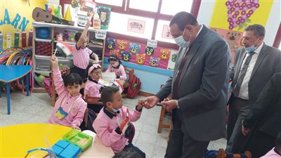 محافظ البحيرة يتفقد مدارس دمنهور لمتابعة سير العملية التعليمية (فيديو وصور)