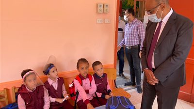 وكيل تعليم الفيوم يتفقد مدارس إدارتي شرق وغرب (صور)