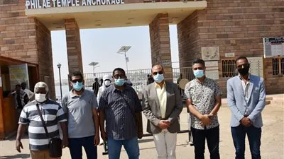 محافظ أسوان يطمئن على تطبيق الإجراءات الإحترازية بالمواقع السياحية (صور)