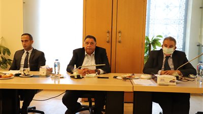 غرفة الإسكندرية تبحث تداعيات قرار تطبيق الحد الأدنى للأجور