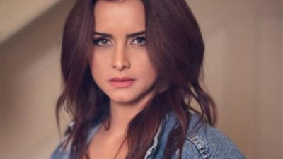 نور تشارك شيرين رضا في فيلم 